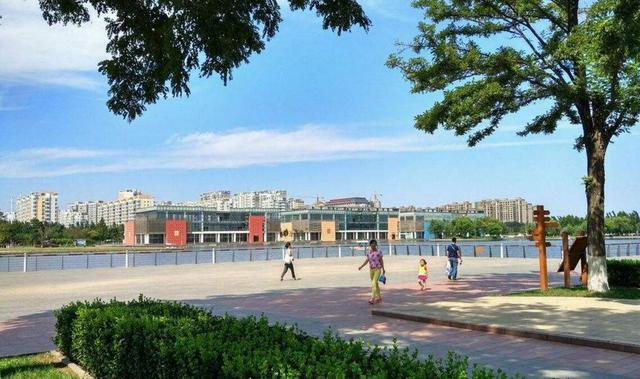 河北最郁闷的城市,由于靠近首都物价飙升,本地