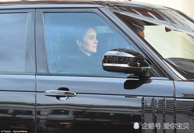 夏洛特公主九月升小学,跟哥哥乔治王子同校,网友:为了芭蕾课