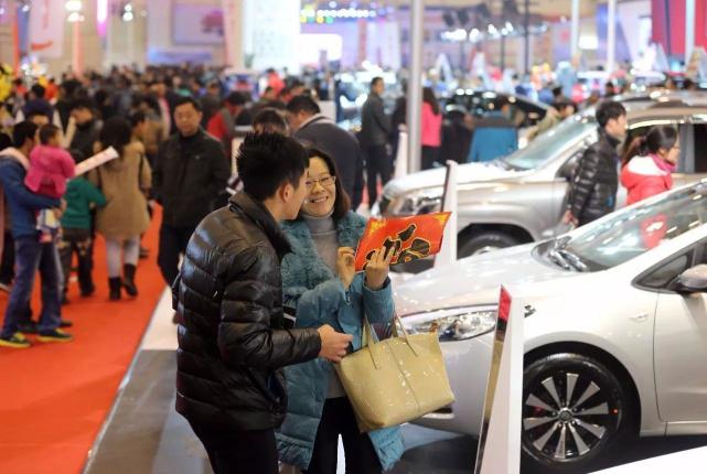 贷款和全款买车到底有什么差距?4s店说漏嘴,原来有很多套路