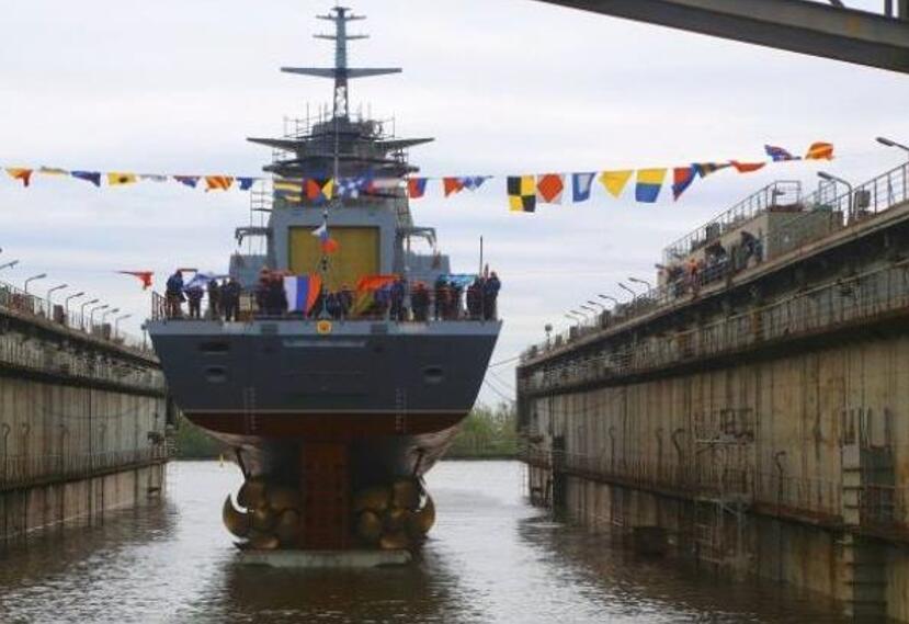 图为"轰鸣"级护卫舰