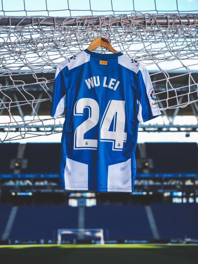 武磊西班牙人球衣开售!近85欧 中国球迷拔得头