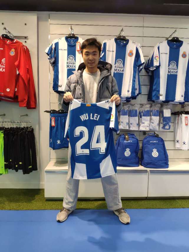 武磊加盟西甲队亮相仪式明晨进行 有球迷已买