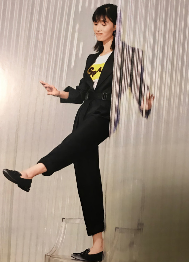 好久不见的papi酱这么快就老了斑点裙加身却没点少女感