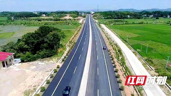 白云路湘潭市雨湖段正式通车