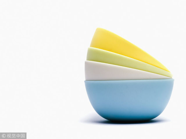 小伙为了做欧不裂省力气,竟然想出这样的办法