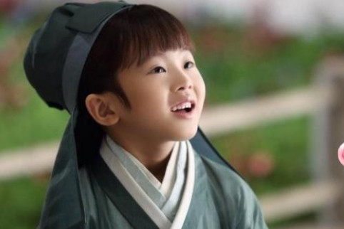 有一种"整容"叫阿离长大了,五官大变样,网友:这是糯米团子?