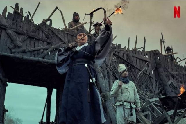 朱智勋&裴斗娜&柳承龙主演古装丧尸剧《王国》