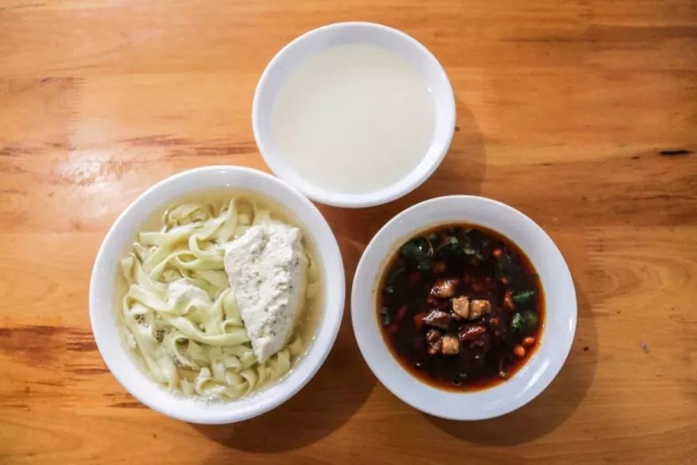 品味遵义静听时光名城豆花面