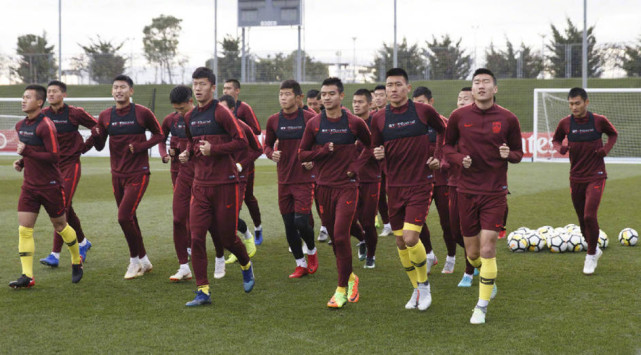 国足集训队热身赛0-4负皇马B队 海外拉练以失