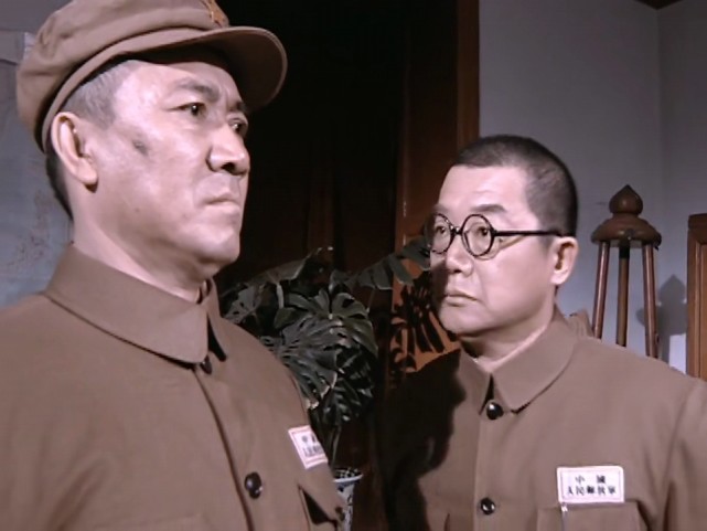 亮剑难怪李云龙那么怕师长你看看他们两人军衔差多少