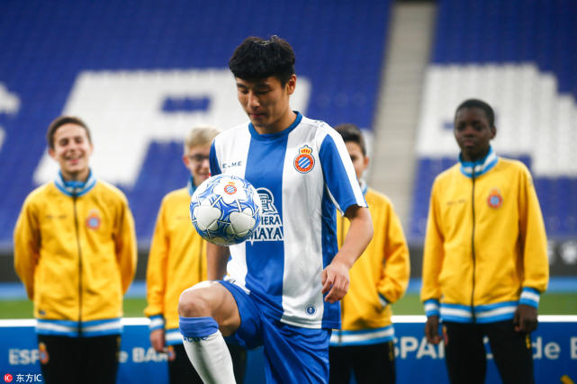 西班牙人主帅赞武磊:前场多面手 他能踢四个位置