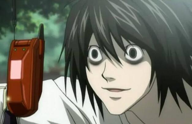 《死亡笔记》一次突发事故,二觭人露西杀死警卫,逃出了研究所,并丧失