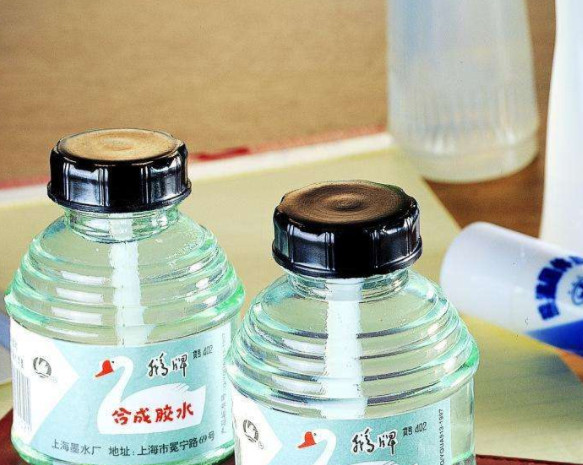 贴春联还在用胶带?教你在家自制万能胶,粘的牢