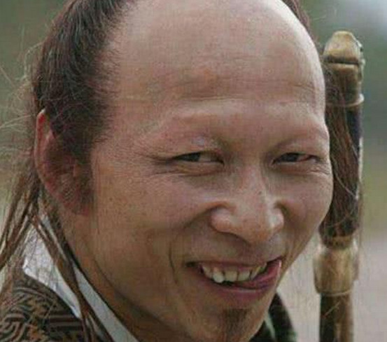 丑星李明女儿照片曝光,一点没遗传老爸丑陋,貌美如花十分惊艳!