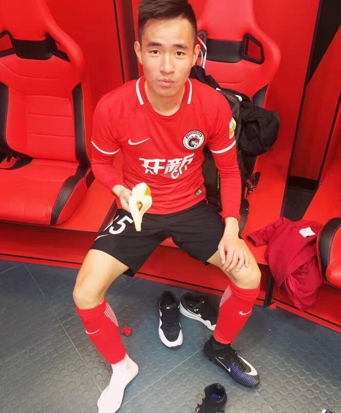 中甲22岁边后卫租借加盟西乙B 合同为期5个月