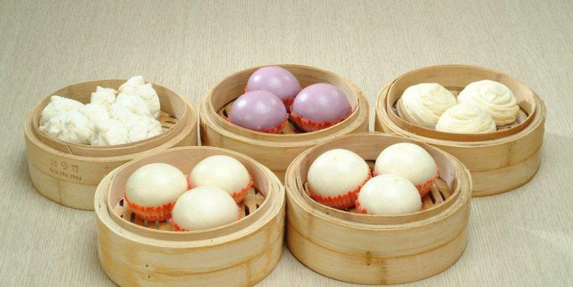 但是比小笼包会来的味浓,鱼翅芙蓉包是四川自贡的一道美食,这道美食在