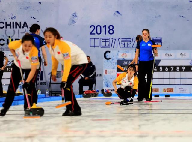 中国冰壶队首次聘请外籍女教练 队伍良性竞争