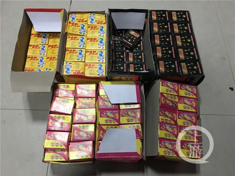 销售三无烟花爆竹 九龙坡2商户被查