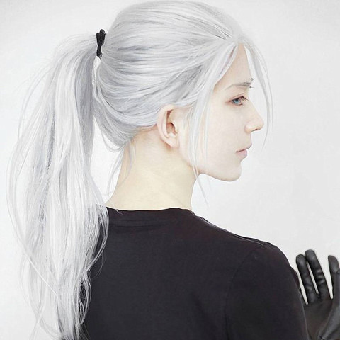 熊祁果然白发更迷人!cos葬仪屋帅出天际,既软萌又霸气,粉了