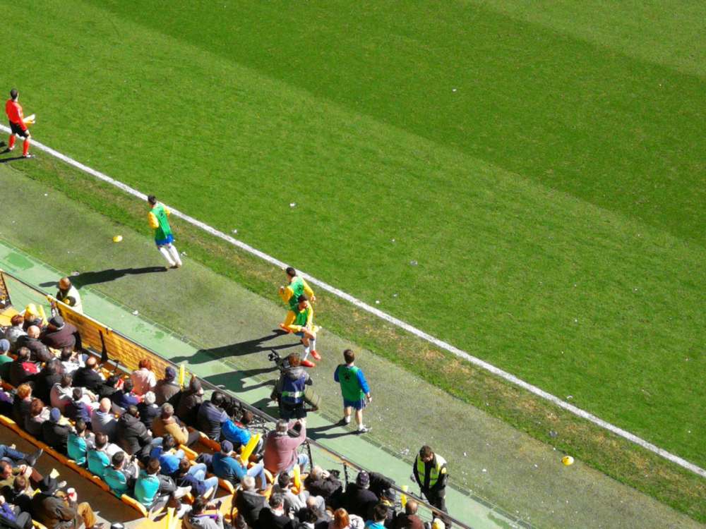 直击-武磊首秀改变西班牙人战局 球迷赛后再度