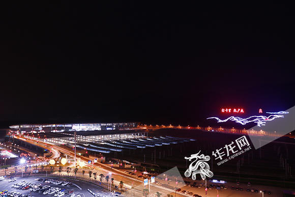 灯景璀璨重庆西站迎春灯饰炫彩上线