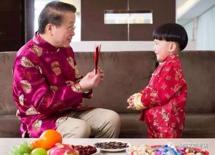 大学生过年回家应该要压岁钱吗?长辈给的红包