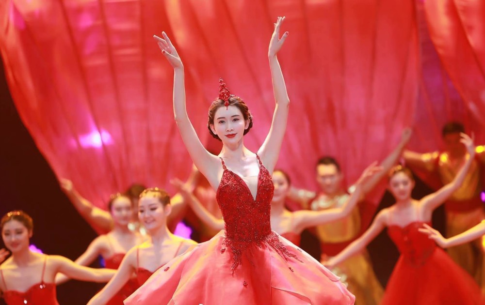 林志玲春晚高难度节目惹争议,被曝用替身并疑