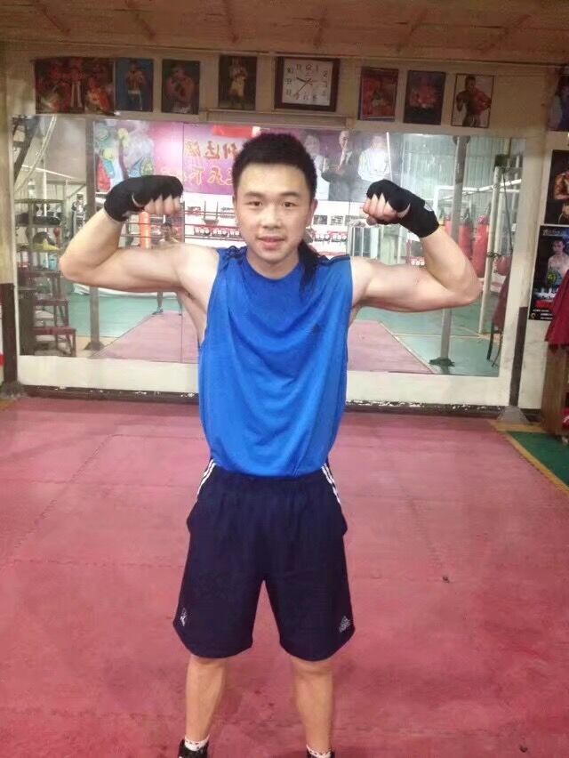 徐灿人生第一笔出场费交给父亲渴望像帕奎奥成亚洲之光