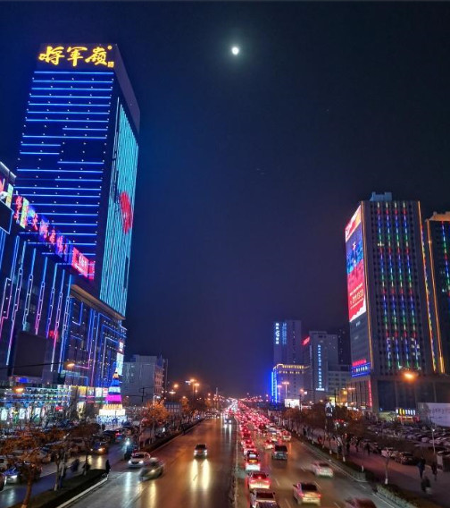 硬碰硬 | 预算3000元 荣耀V20对比小米8谁更胜