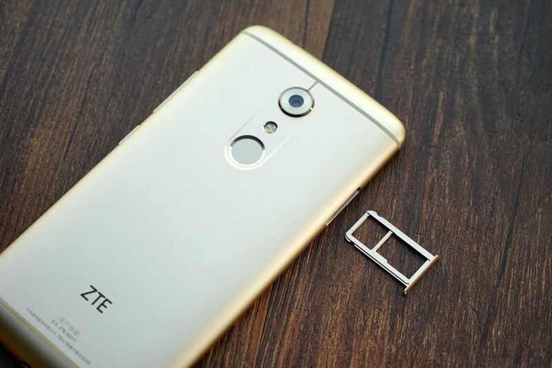 2K屏+NFC+128G,旗舰机一年降价三千成为千