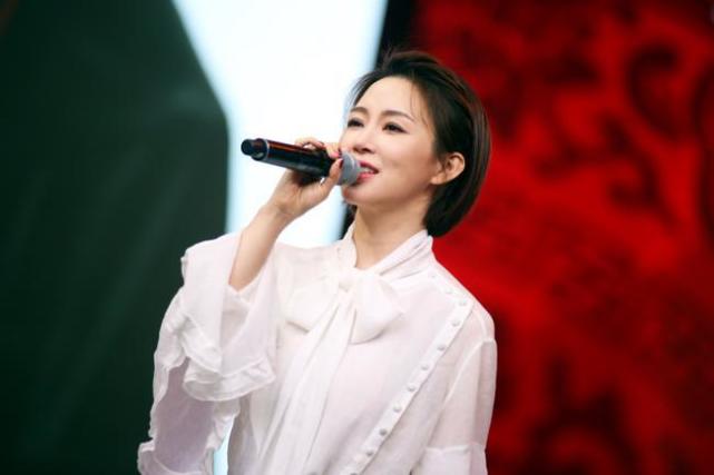 不怕催婚九球女神春节战贺岁杯触电大荧幕扮演沈腾前女友