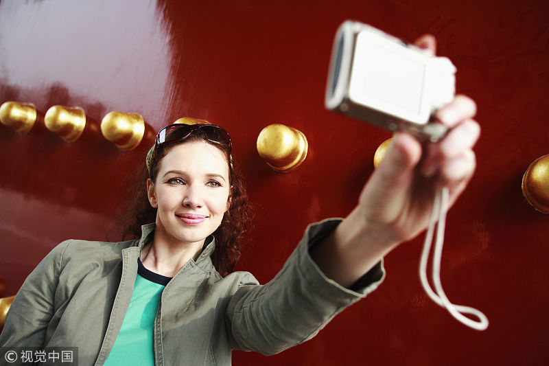 刘姥姥|刘姥姥生生挤进了原本不属于自己的圈子，为何最后还为红楼梦主子保存香火？