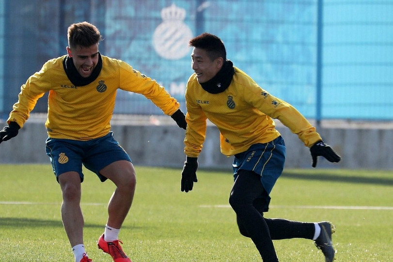 武磊首秀引徐根宝关注 组织队员一起观看直言