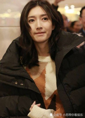 江疏影素颜到底有多美,春晚后台的生图说明一