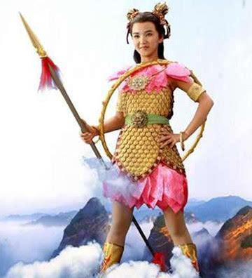 封神演义之中,托塔天王手中的玲珑塔,真的是燃灯道人所赐么?