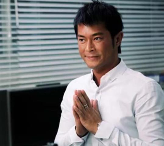 周润发捐56亿,古天乐盖学校,周星驰做的事是你