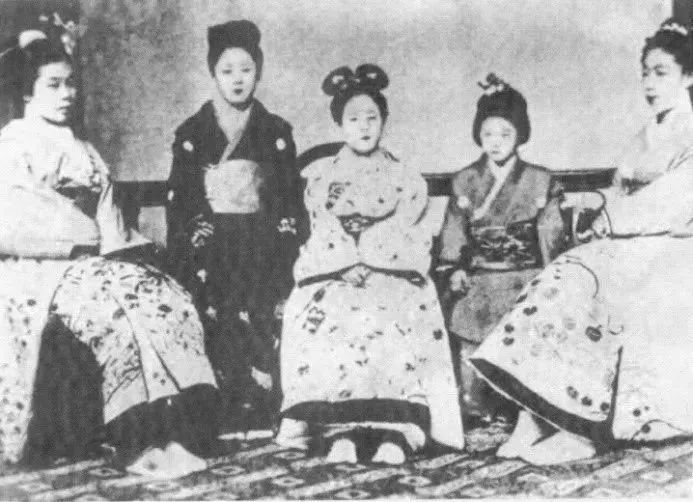 进击的明治维新少女 一群改变日本命运的女留学生