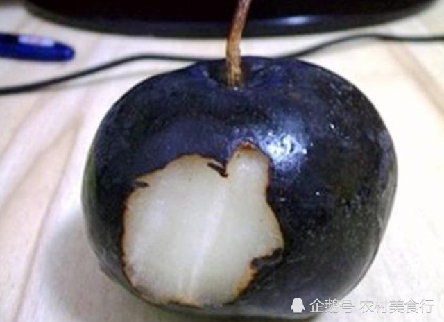 西藏山上才有的的黑苹果,过去农村娃不爱吃,如