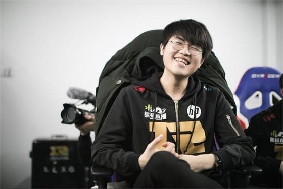 SSM成RNG第一交际花 Letme:没有他不认识的