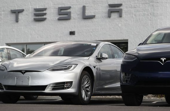 马斯克视察欧洲 亲自督战Model 3交付