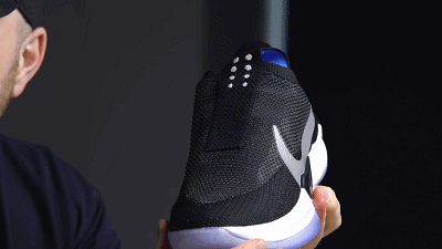 耐克發佈了最新的nike adapt bb自動繫鞋帶籃球鞋,這款籃球鞋從外觀上