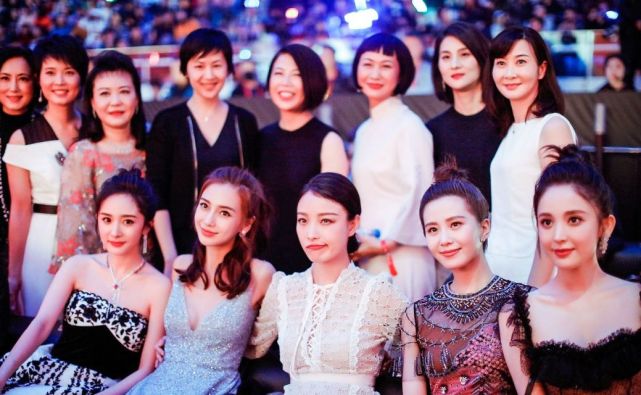 女明星的脸,究竟可以小到什么地步?