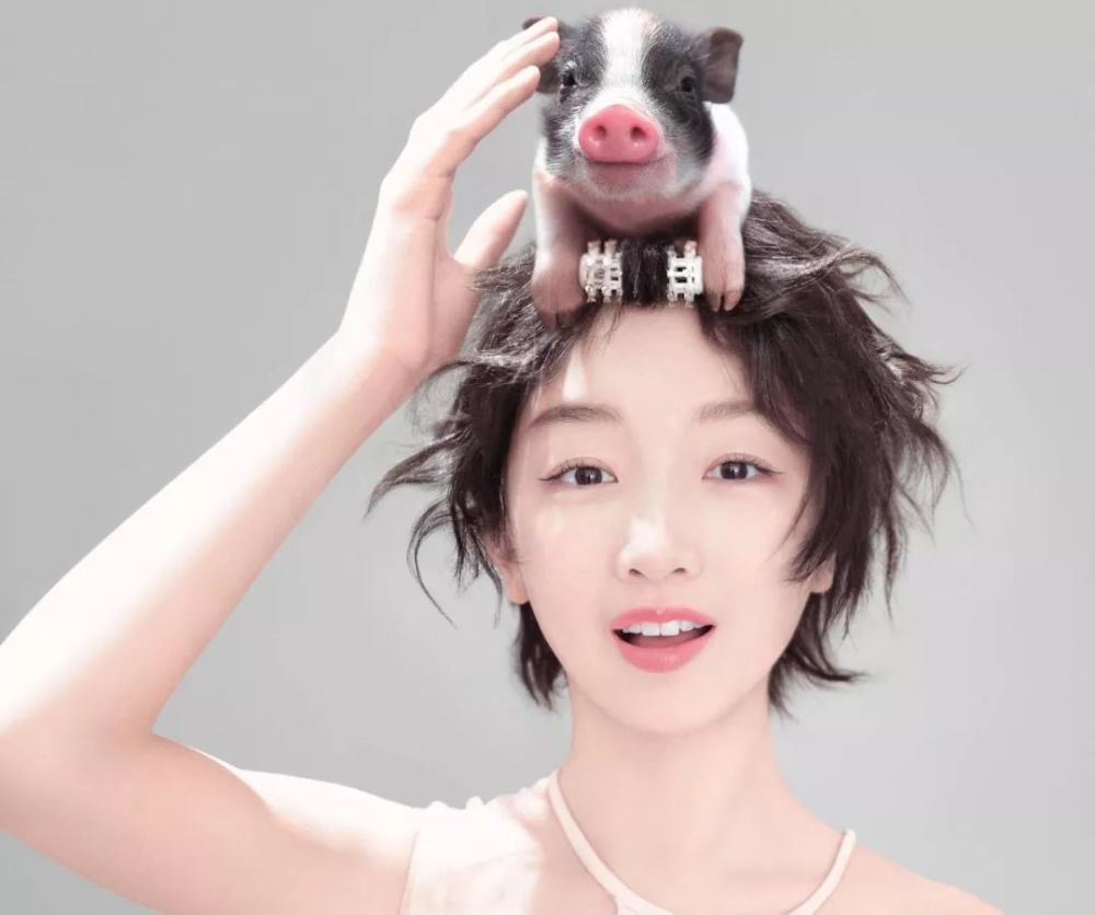 如何才算古典美人?五官精巧疏散,妆容清淡疏离