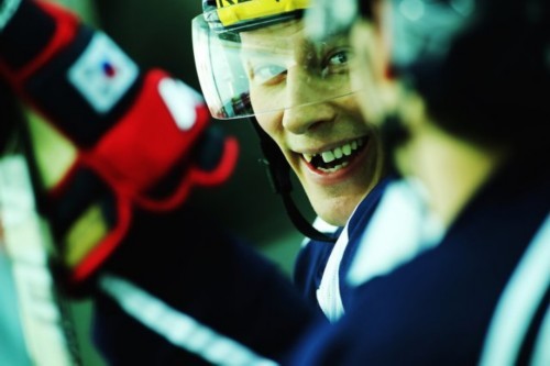 中国足球初尝归化 看看韩国冰球才叫拼:修改法