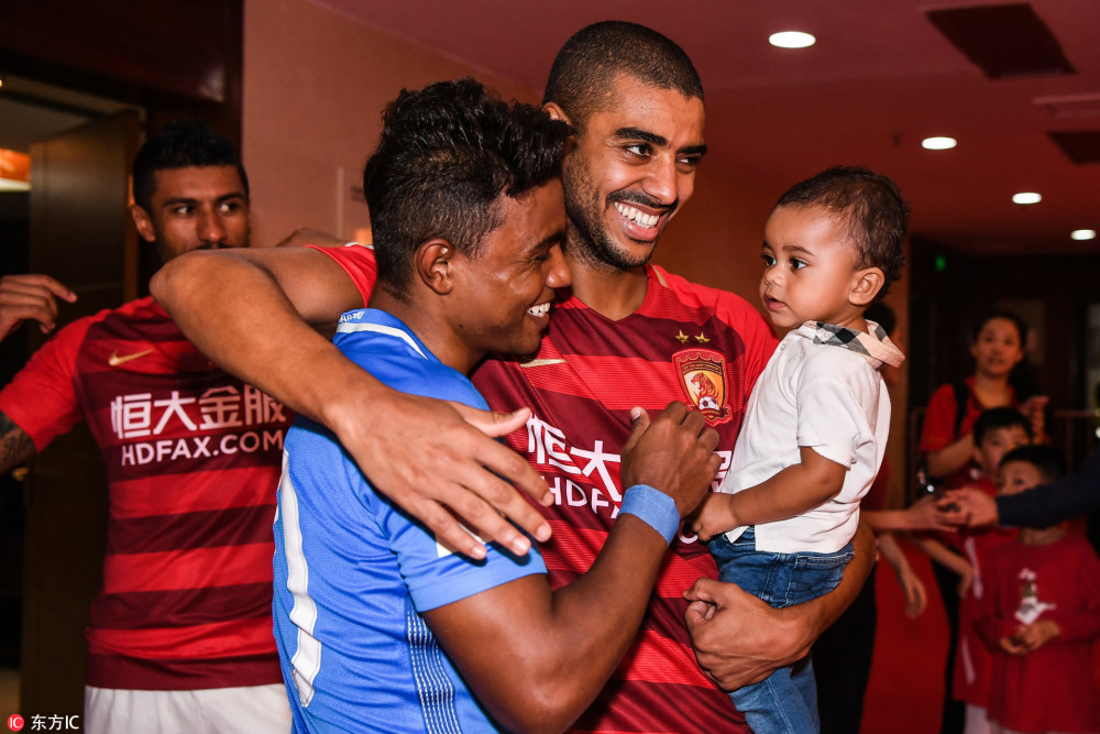 中超转会一览:希丁克爱将加盟恒大 深足签下挪