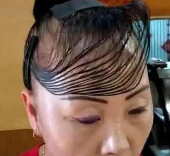 大妈自家自创时尚空气刘海自以为很美网友却无力吐槽