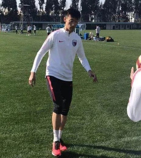 阿兰身披天海球衣亮相 王永珀姚均晟随队训练