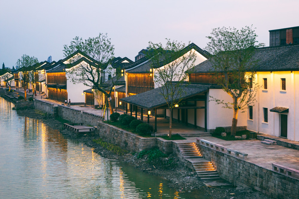 这座被马云看重的人造小镇,不走寻常路发展旅游,却玩起了互联网