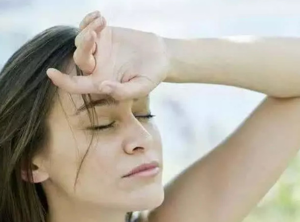 艾滋病潜伏期长达15年,3个感染信号,万