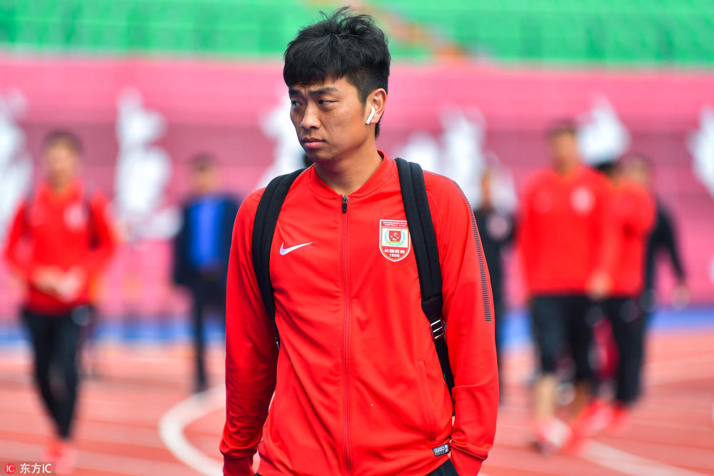 蒋哲重庆队内氛围很团结小克鲁伊夫教练极富个人魅力